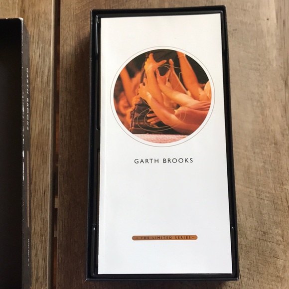 Garth Brooks The Limited Series - Picture 2 of 5